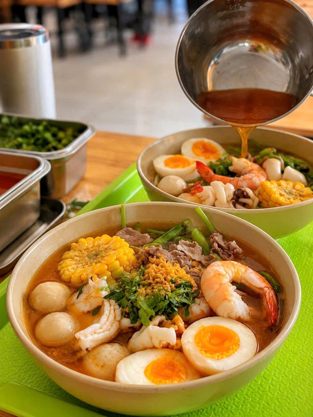 Rót nước lèo bún Thái